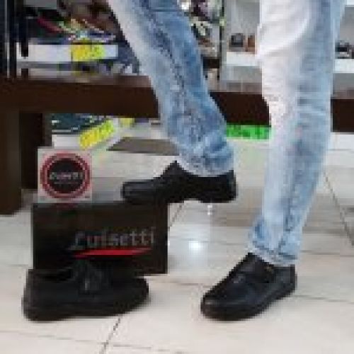 Zapato con Velcro de Trabajo con piso de Poliuretano Ultra Light Con Plantilla Extraíble Made in Spain