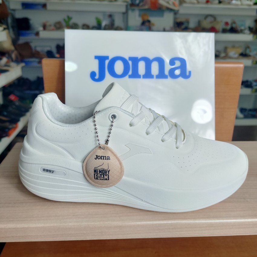 Zapatillas casual blancas para mujer de la marca JOMA, diseñadas en microfibra PU de alta calidad. Cuentan con plantilla de Memory Foam que se adapta al pie, ofreciendo un confort superior para uso diario.