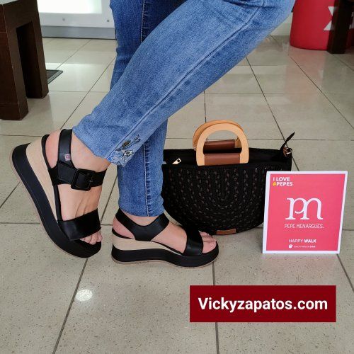 Sandalia en Piel con Cuña de Planta de Gel PEPE MENARGUES 11001 Hechas en España Madrid