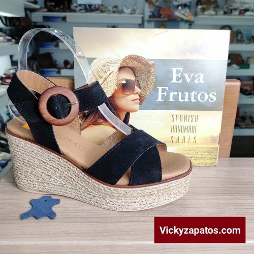 Sandalia en Piel en Cuña Alta EVA FRUTOS E21 Hechas en España
