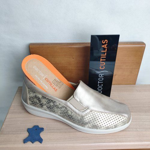 Mocasín Confort Mujer DOCTOR CUTILLAS 43646 Piel y Licra Picada Dorado – Memory Foam Ultra Light