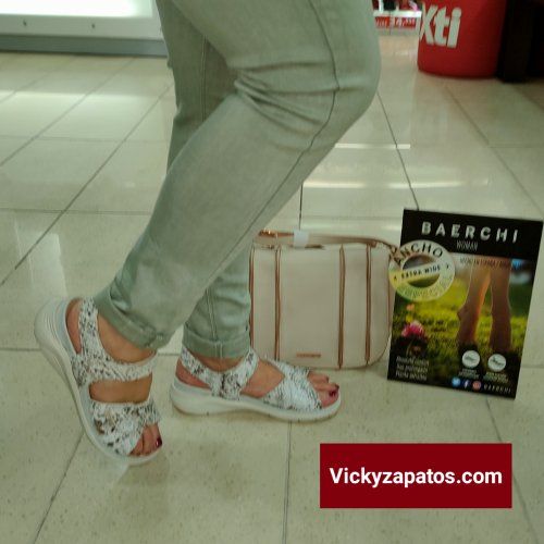 Sandalia de Piel con Plantilla Extraíble Anchas Especiales  BAERCHI 39701