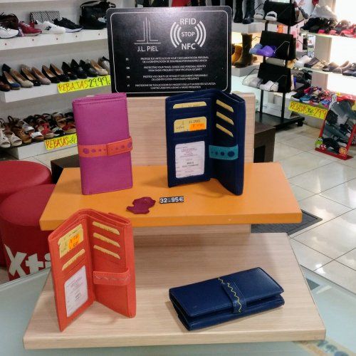 Para vestir a una mujer que busca estilo y comodidad, tenemos este catálogo de complementos